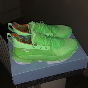 Curry 7 “Sour Patch”